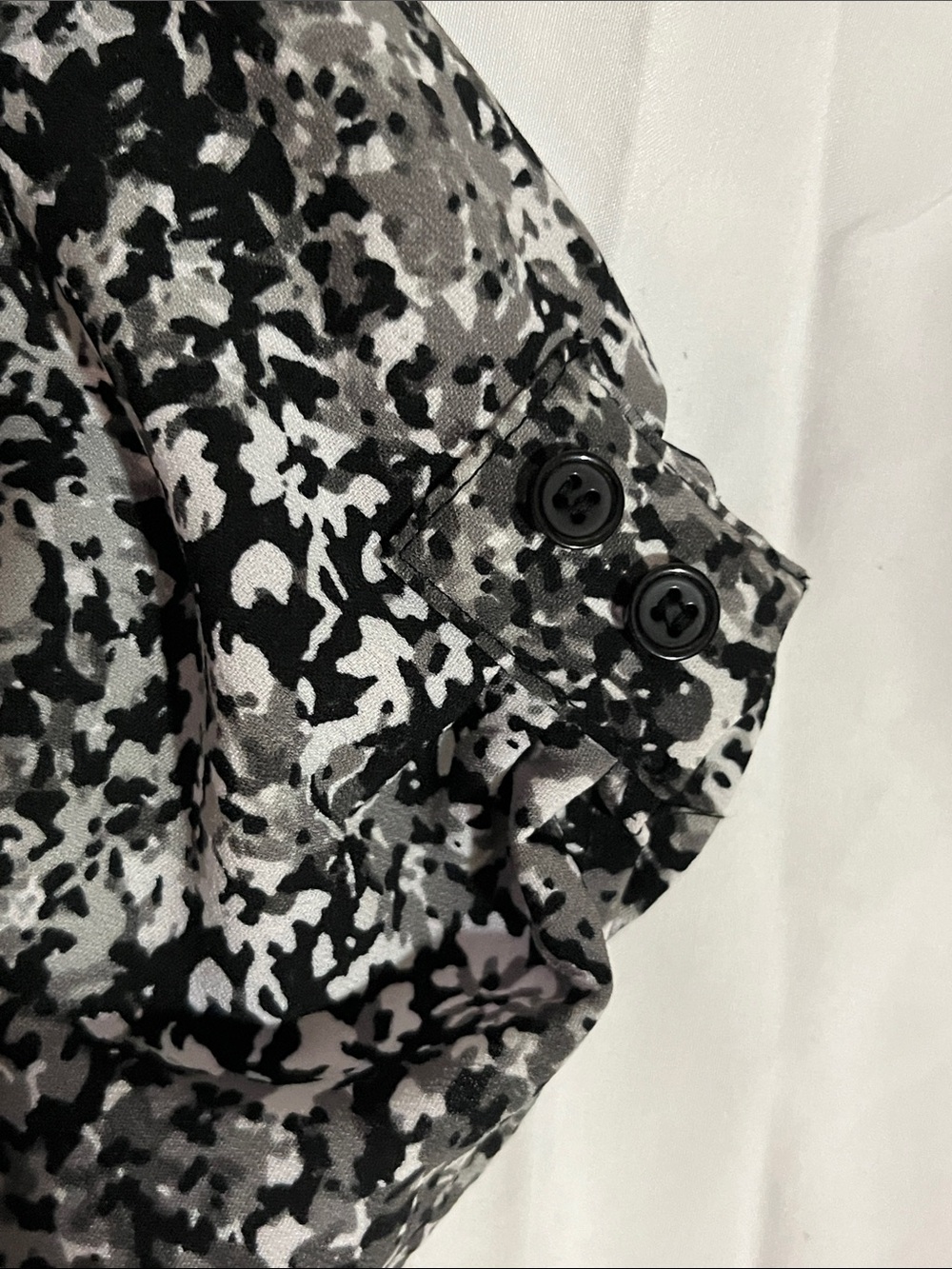 Serengeti Beige Black White Striped Print Blouse - Picture 8 of 10
